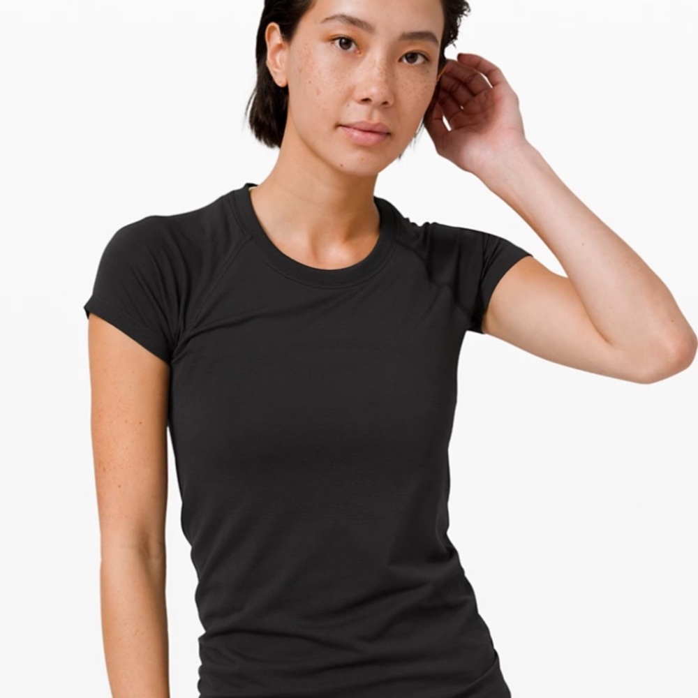 ISO BLACK Lululemon short sleeve swiftly tech